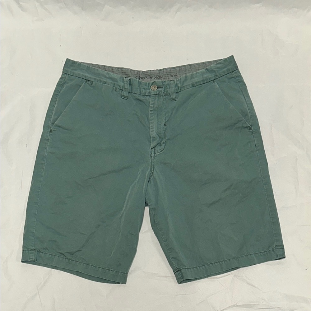 Calvin Klein Jeans Green Flat Front Shorts Size 36
